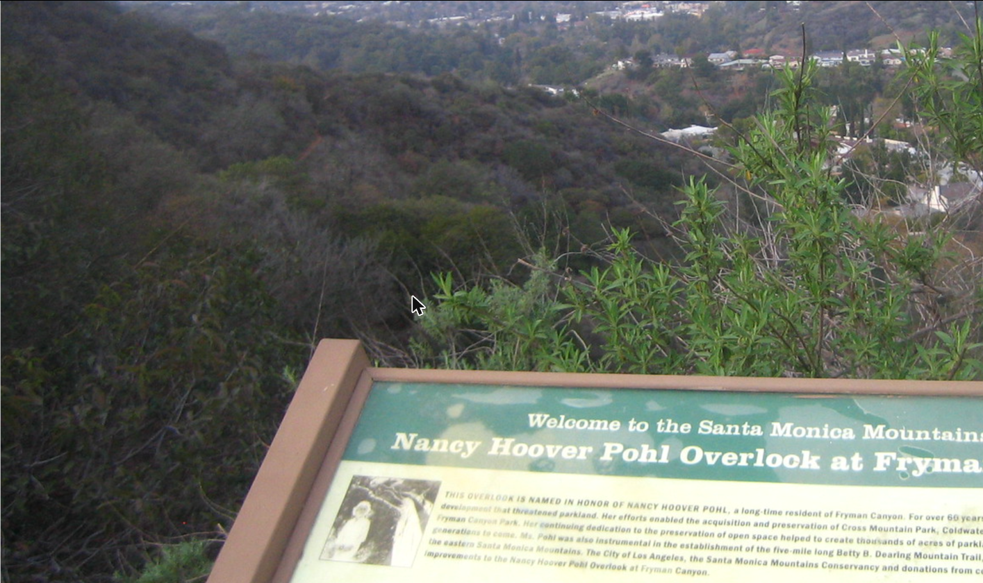 Rattlesnake hiking in Los Angeles — Fryman Canyon trailhead sign at Nancy Hoover Pohl Overlook